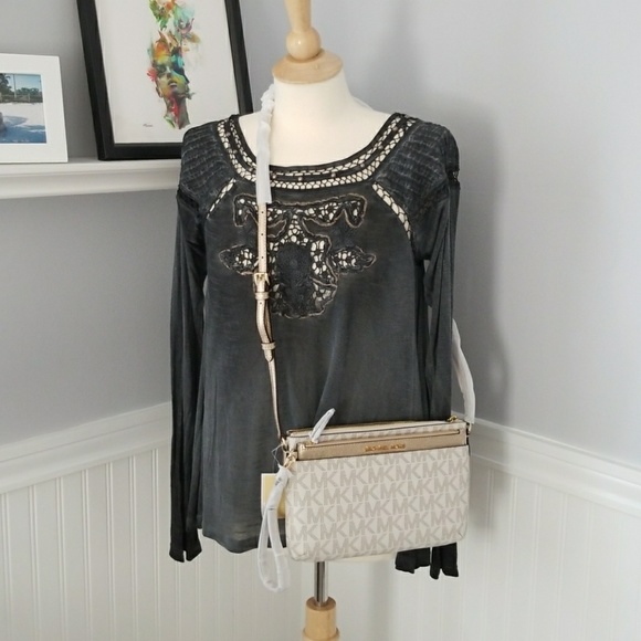 Michael Kors Jet Set Large Pocket Crossbody Bag - Picture 8 of 8